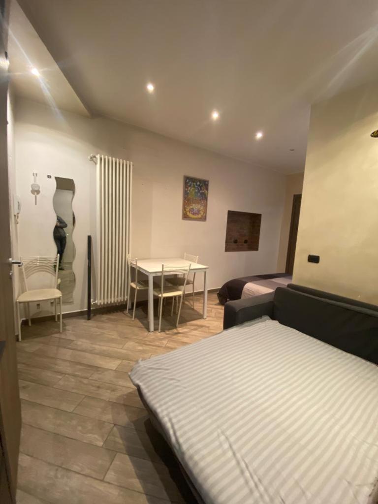 Apartamento Mia Casa Monza Exterior foto